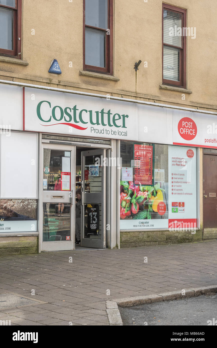Tod von der High Street Metapher/Konzept - von außen Costcutter Convenience Shop in der High Street von Bodmin, Cornwall. Stockfoto