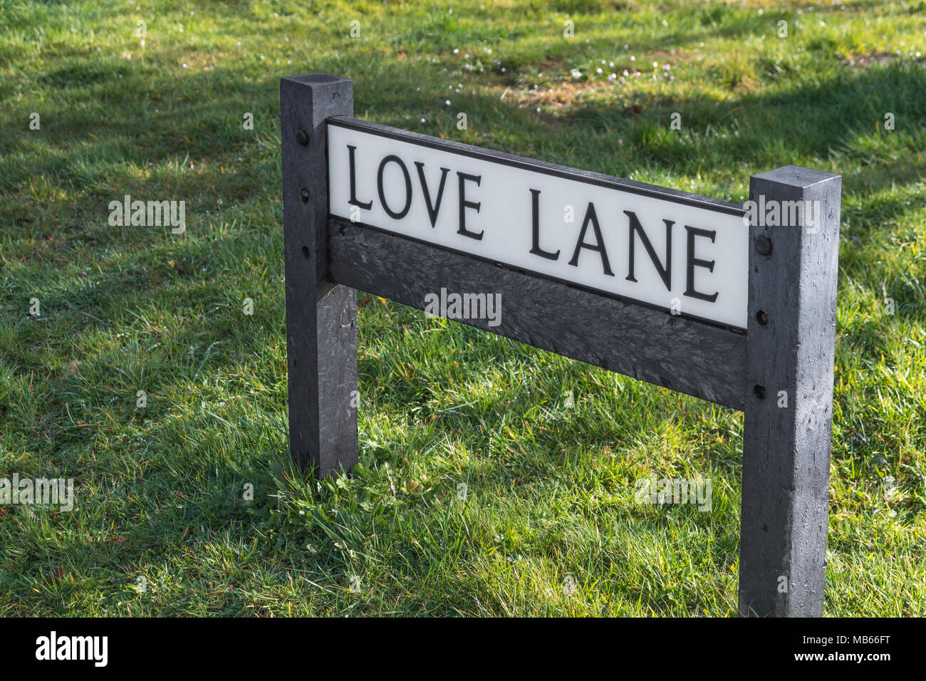 Straßenschild für Love Lane, Bodmin, Cornwall. Straßenschilder in der Stadt Großbritannien. Stockfoto