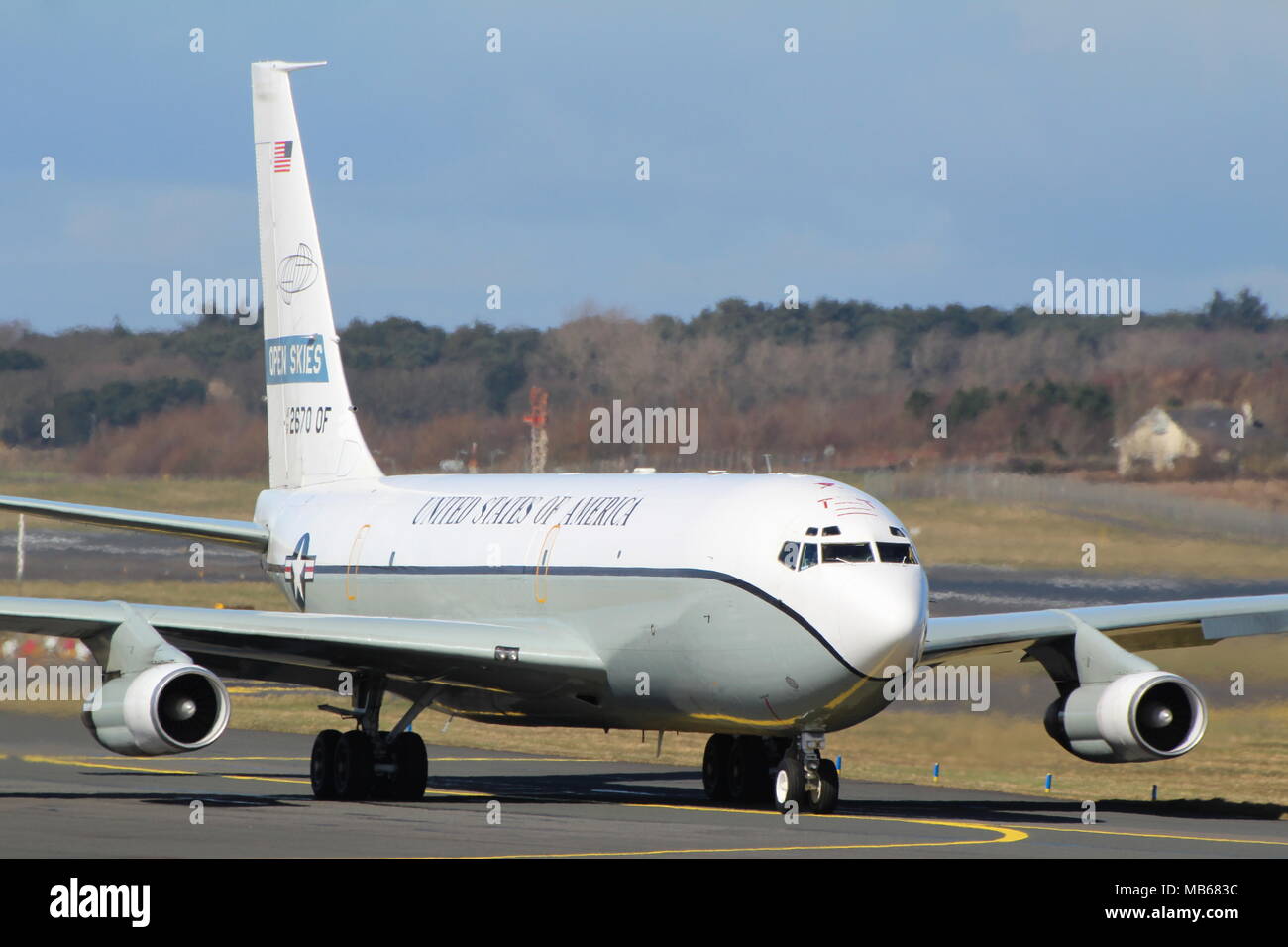 61-2670, eine Boeing OC-135B Open Skies, die von der United States Air Force im Rahmen des Open Skies Agreement auf dem Prestwick Airport in Ayrshire betrieben wird. Stockfoto