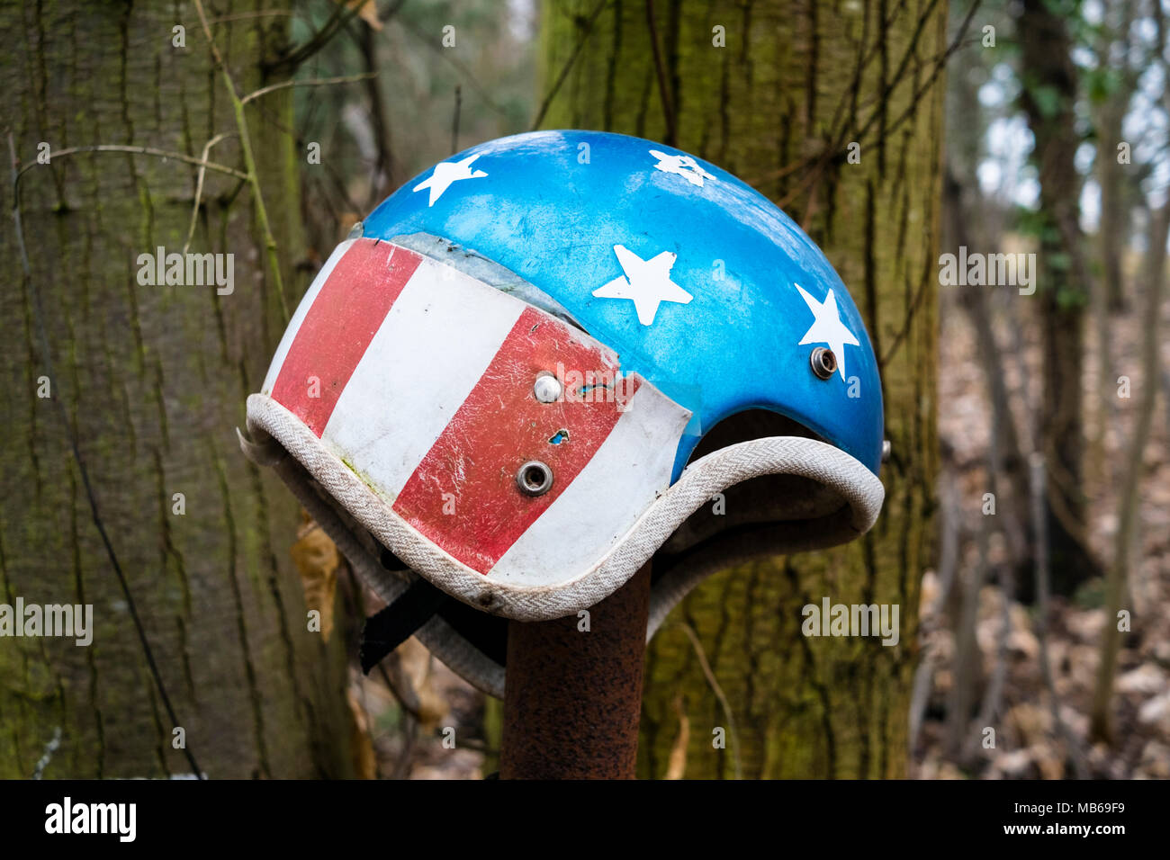 Alten Helm mit Sternen und Streifen Muster Stockfoto