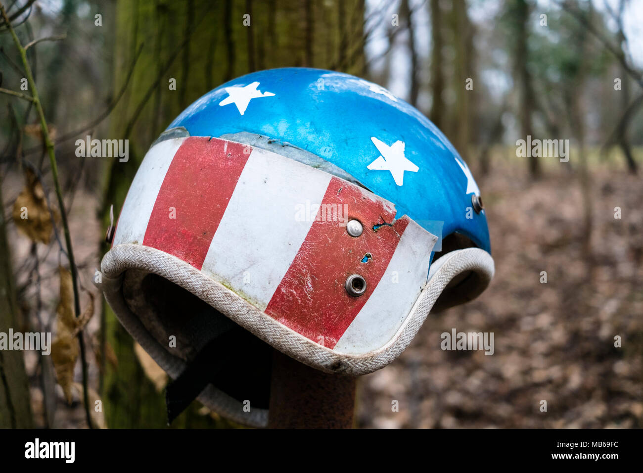 Alten Helm mit Sternen und Streifen Muster Stockfoto