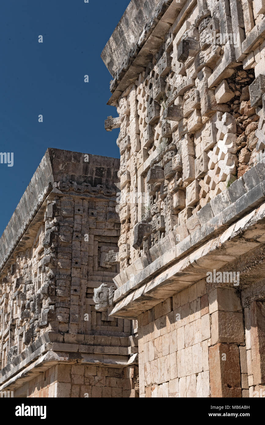 Details der Maya puuc Architektur Stil in den Ruinen von Uxmal, Mexiko Stockfoto