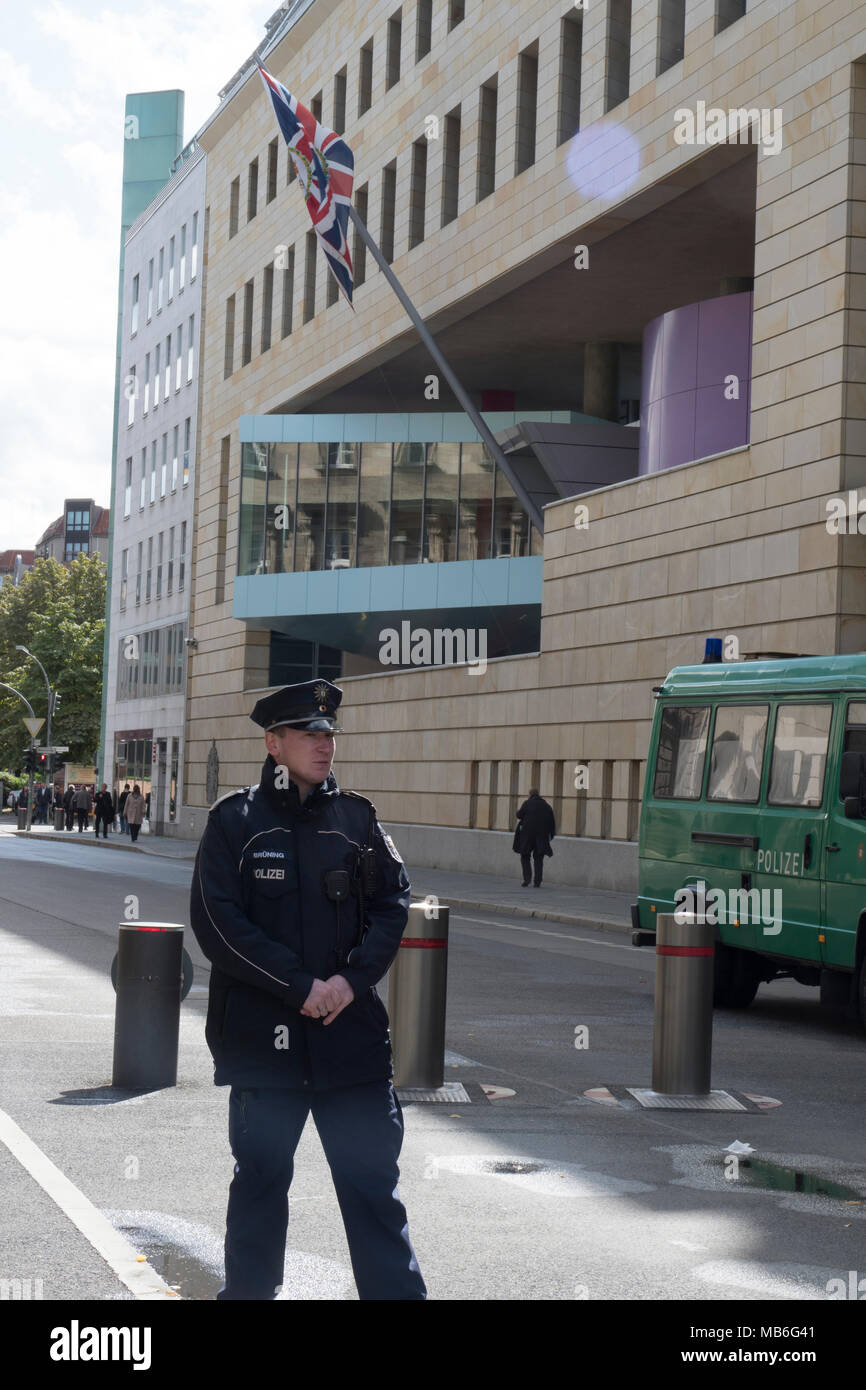 Die britische Botschaft in Berlin ist die diplomatische Mission der Vereinigten Königreich und Deutschland. Es ist auf 70-71 Wilhelmstraße Stockfoto