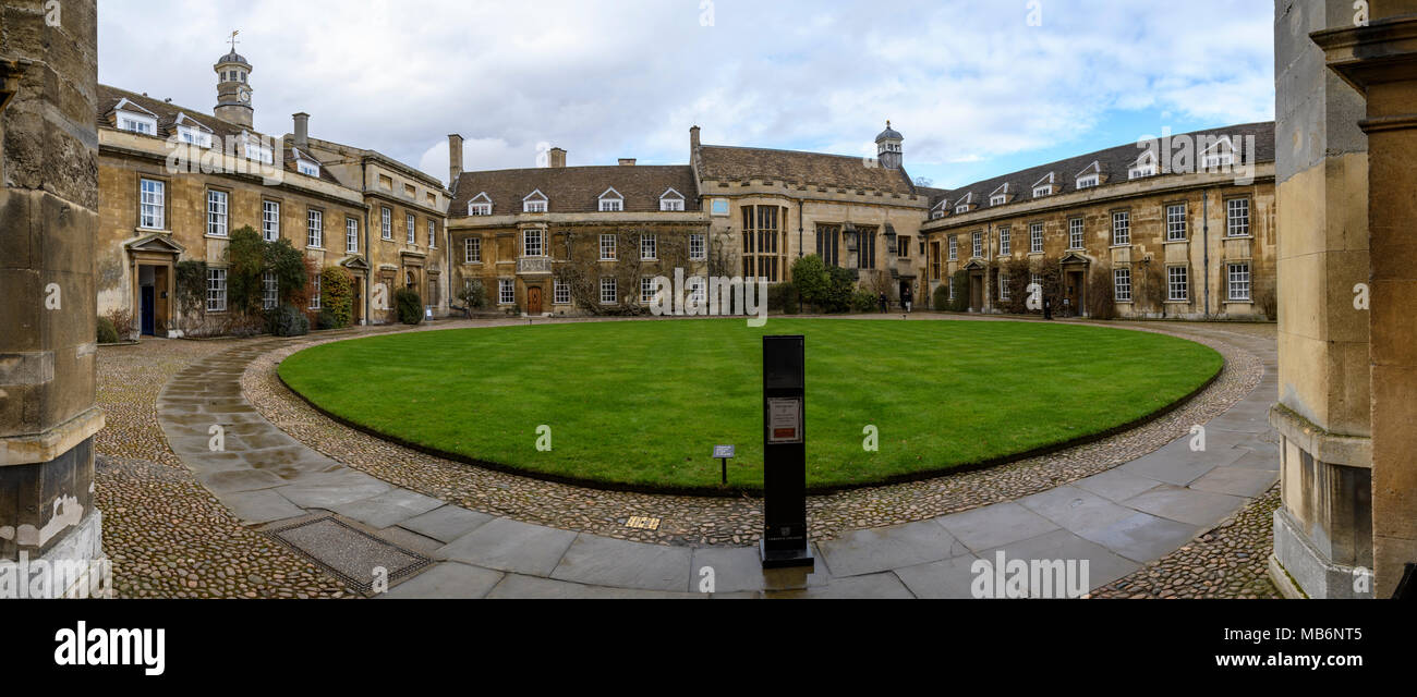 Christ's College in erster Instanz und die Bibliothek auf der rechten, Cambridge, England Stockfoto