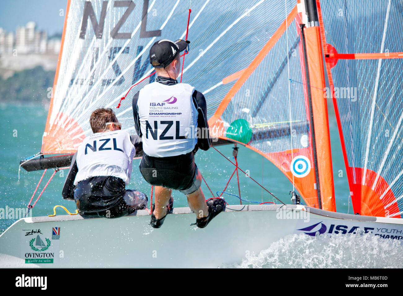 Neuseeland 29er Mann Besatzung Egnot NZLNE 2 Nick Johnson Neuseeland 29er Männer Helm NZLJK 9 Jackson keon Tag 2, 2015 Jugend Segeln Weltmeisterschaften, Langka Stockfoto