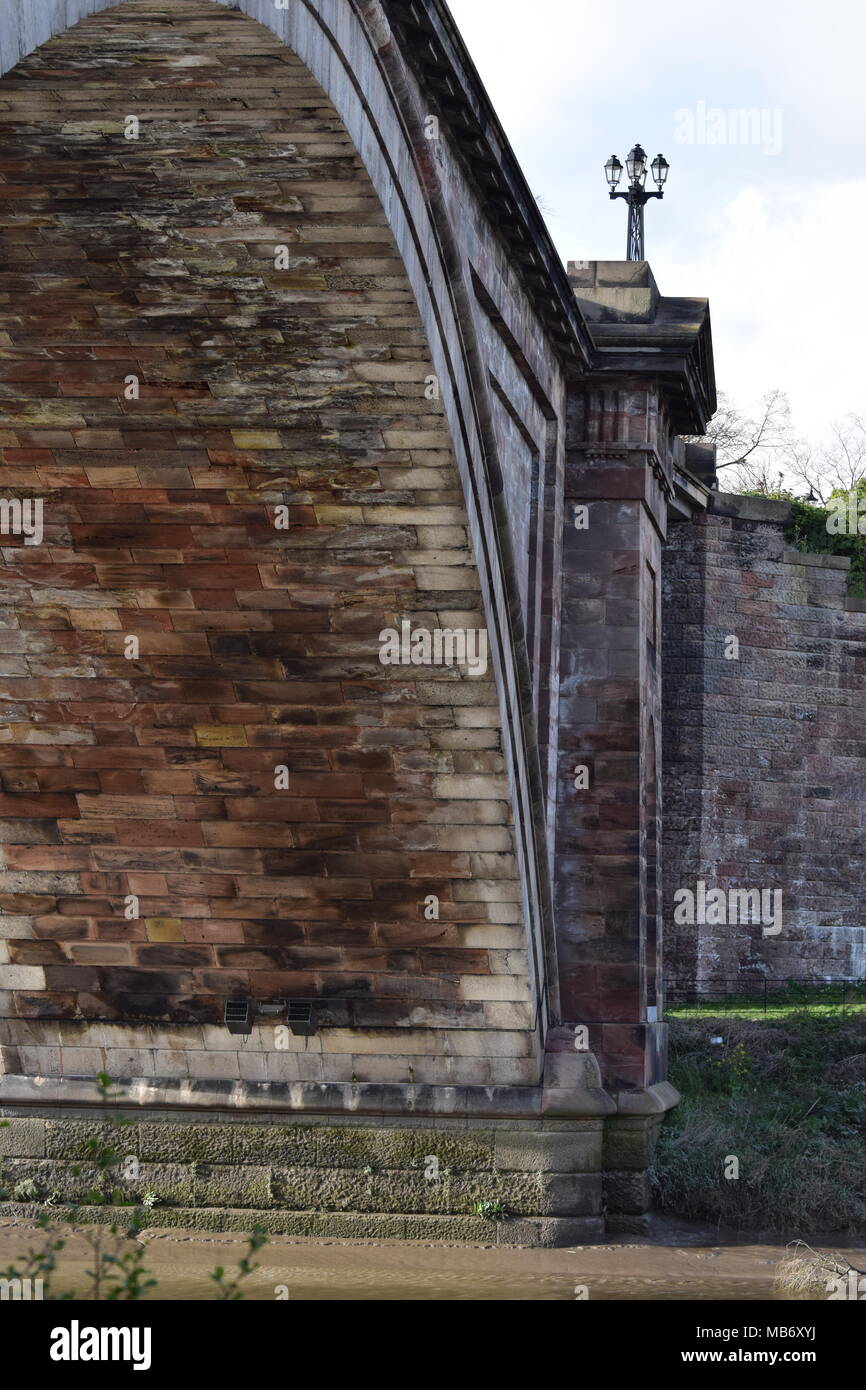 Unter dem Grosvenor Bridge Chester Stockfoto