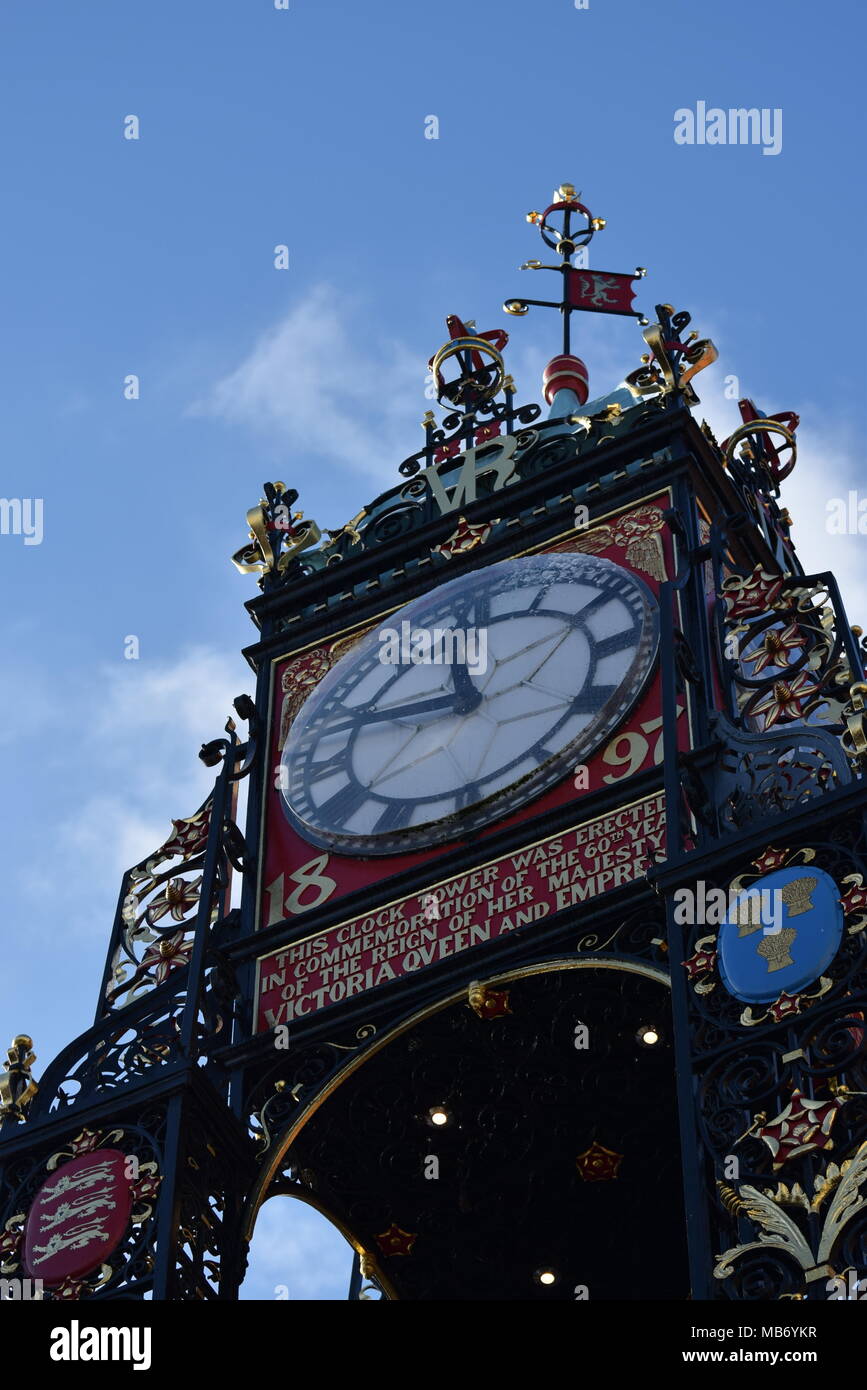 Chester Eastgate clock im Schnee Stockfoto