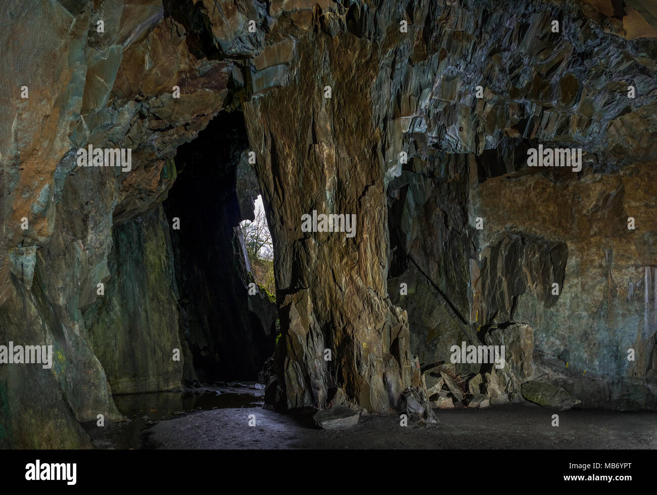 Die Kathedrale Die Kathedrale von Cave (Höhle), Teil der Little Langdale Schiefergruben, Lake District, Großbritannien Stockfoto