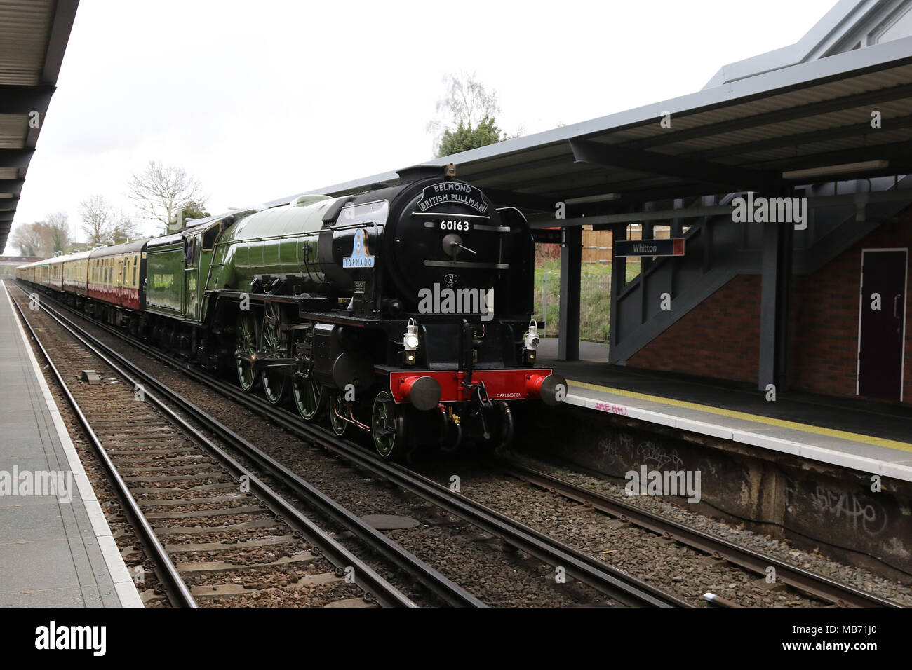 England, UK. 7. April 2018. 60163 Tornado ist eine Hauptstrecke kohlegefeuerte Dampflok in Darlington, England im Jahr 2008 erbaut. Tornado war die erste Lokomotive in Großbritannien, die seit Evening Star, die letzte Dampflokomotive durch den britischen Eisenbahnen im Jahre 1960 gebaut. Es ist das einzige Beispiel einer Pfeffer Klasse A1 Lokomotive in Existenz, die Gesamtheit der ursprünglichen Charge ohne Konservierung verschrottet wurde. Namensgeber der Lokomotive ist der Panavia Tornado, ein Kampfflugzeug, das von der Royal Air Force geflogen. Credit: Rich Gold/Alamy leben Nachrichten Stockfoto