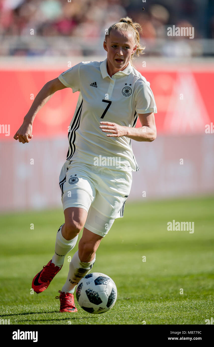 Lea Schueller Deutschland Am Ball Ges Fussball Frauen Nationalmannschaft Wm Qualifikation Deutschland Tschechische Republik 07 04 2018 Fussball Wm Qualifikation Frauen Nationalmannschaft Deutschland Vs Tschechien Halle Saale 7 April 2018