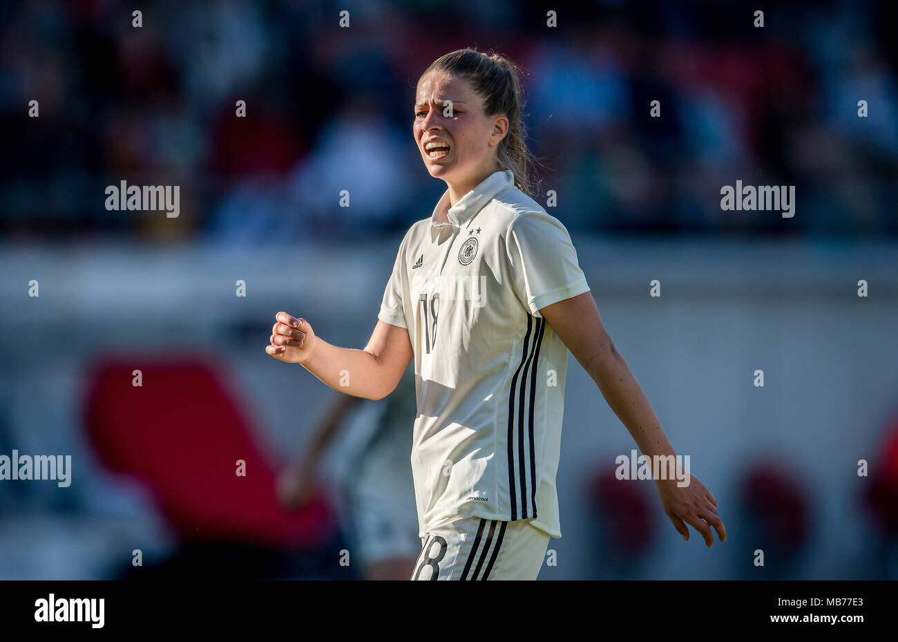 Melanie Leupolz (Deutschland) GES/Fussball/Frauen-Nationalmannschaft WM-Qualifikation: Deutschland - Tschechische Republik, 07.04.2018 Fußball: WM-Qualifikation Frauen Nationalmannschaft: Deutschland vs Tschechien, Halle/Saale, 7. April 2018 | Verwendung weltweit Stockfoto