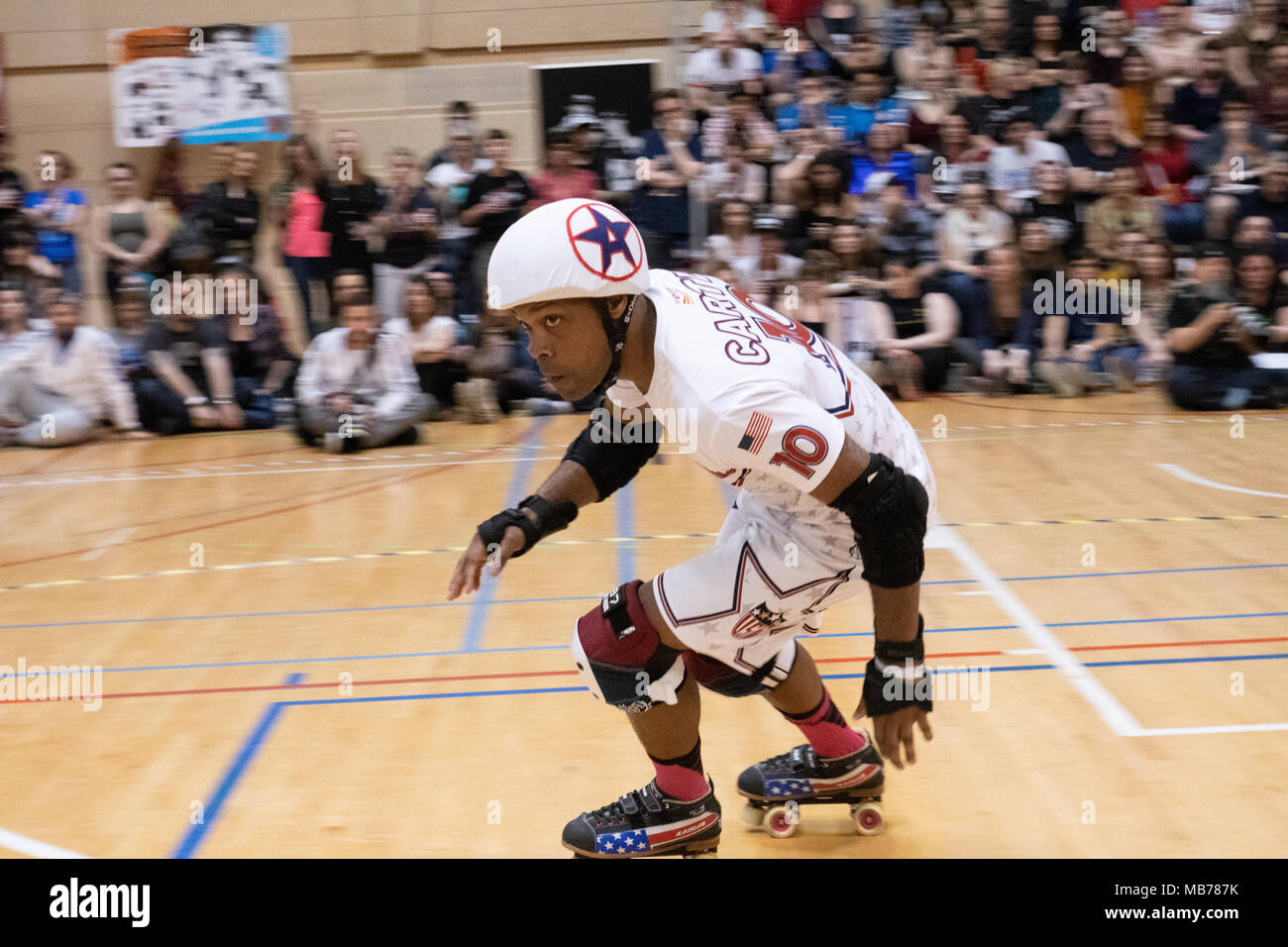 Barcelona, Spanien. 07. April 2018. USA schlägt Frankreich 310 - 47 im  Halbfinale der Männer Roller Derby World Cup. © Valentin Sama-Rojo/Alamy  Leben Nachrichten Stockfotografie - Alamy