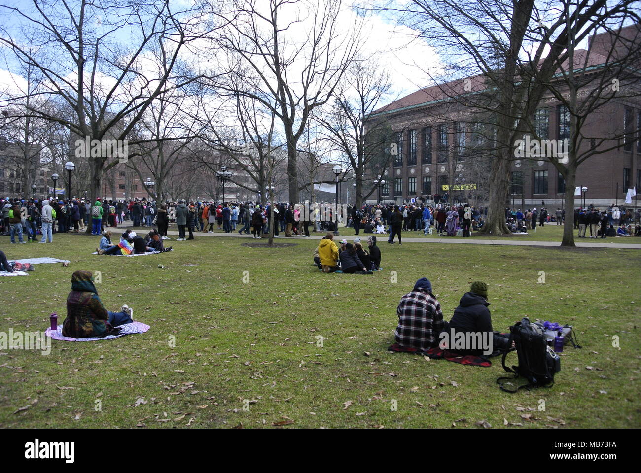 Ann Arbor, Michigan, USA. 7. April 2018. Massen hören zu den Referenten auf der 47. jährlichen Hash Bash Ereignis. Kredit, Jeffrey Wickett/Alamy Leben Nachrichten. Stockfoto