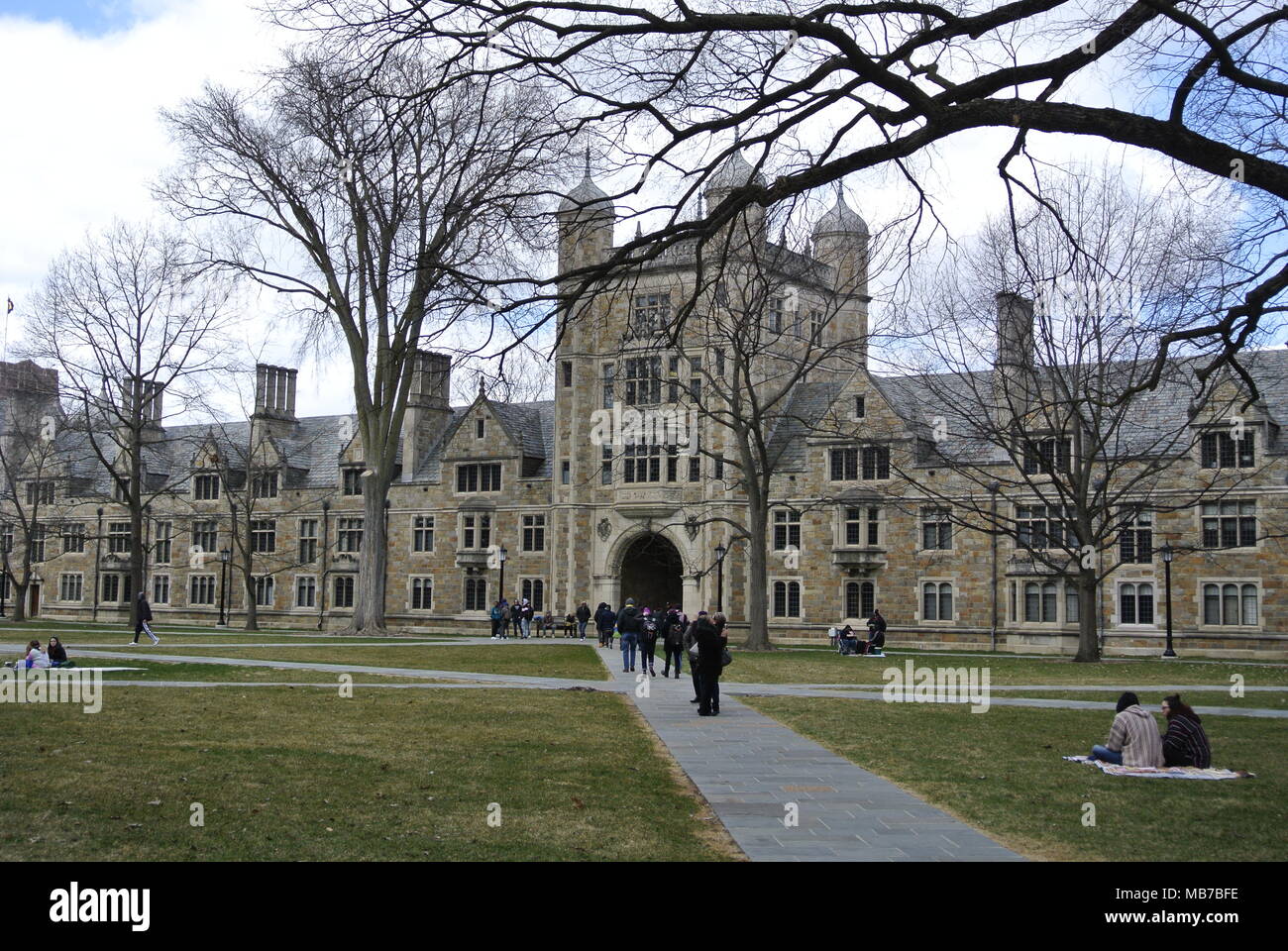 Ann Arbor, Michigan, USA. 7. April 2018. Die Universität von Michigan Campus in der Nähe der 47th jährliche Hash Bash Ereignis. Kredit, Jeffrey Wickett/Alamy Leben Nachrichten. Stockfoto