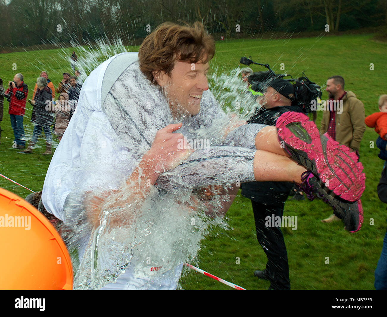 Die 11 britischen Frau Rennen findet am Nower, Dorking, Surrey, Großbritannien. 10.30 Uhr Sonntag, den 8. April 2018. Foto: © Lindsay Constable/Alamy leben Nachrichten Stockfoto