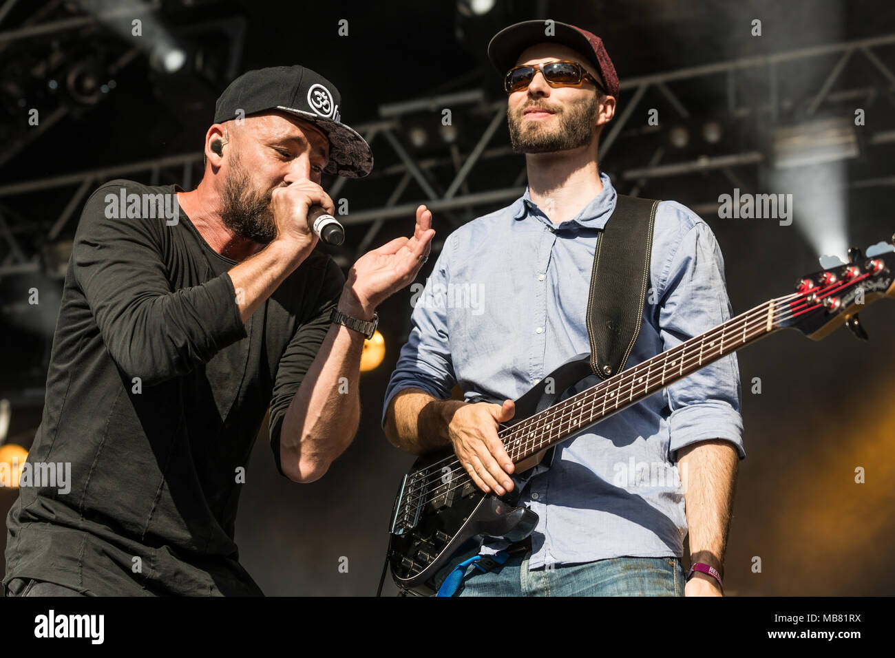 Die Deutschen Reggae Musiker Gentleman Und Den Jamaikanischen Reggae Musiker Ky Mani Marley Sohn Von Bob Marley Live Auf Der 27 Heitere Stockfotografie Alamy Die Deutschen Reggae Musiker Gentleman Und Den Jamaikanischen Reggae Musiker Ky Mani Marley Sohn Von Bob Marley Live Auf Der 27 Heitere Stockfotografie Alamy