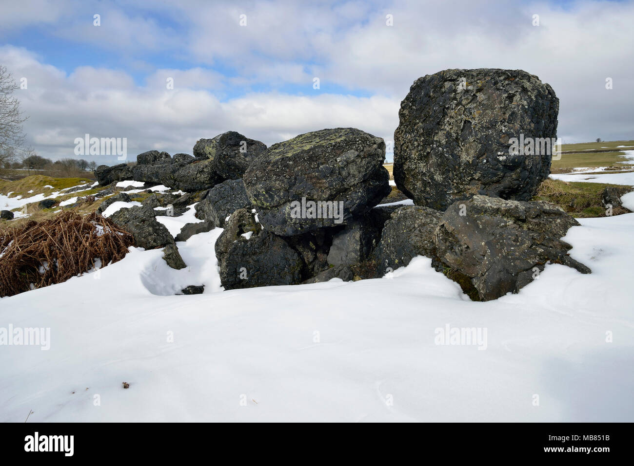 Führen Bergematerial in Schnee, Charterhouse, Mendip Hills Stockfoto