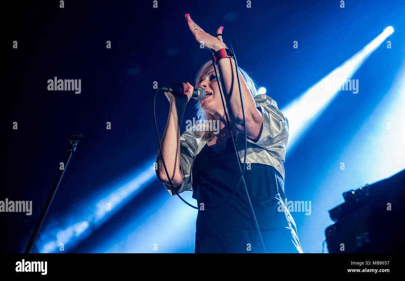 Bournemouth, UK. 6. April 2018. Jane Weaver live in der O2 Academy Bournemouth. Credit: Charlie Raven Stockfoto