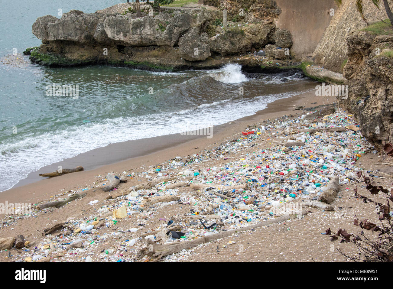 Verschmutzung entlang der Küstenlinie, Santo Domingo, Domnican Republik Stockfoto