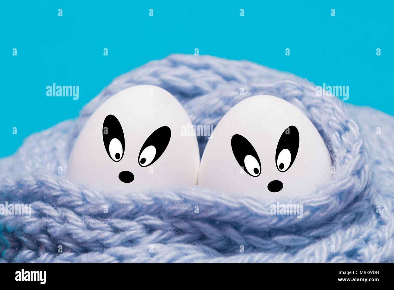 Zwei weiße Eier Stockfoto