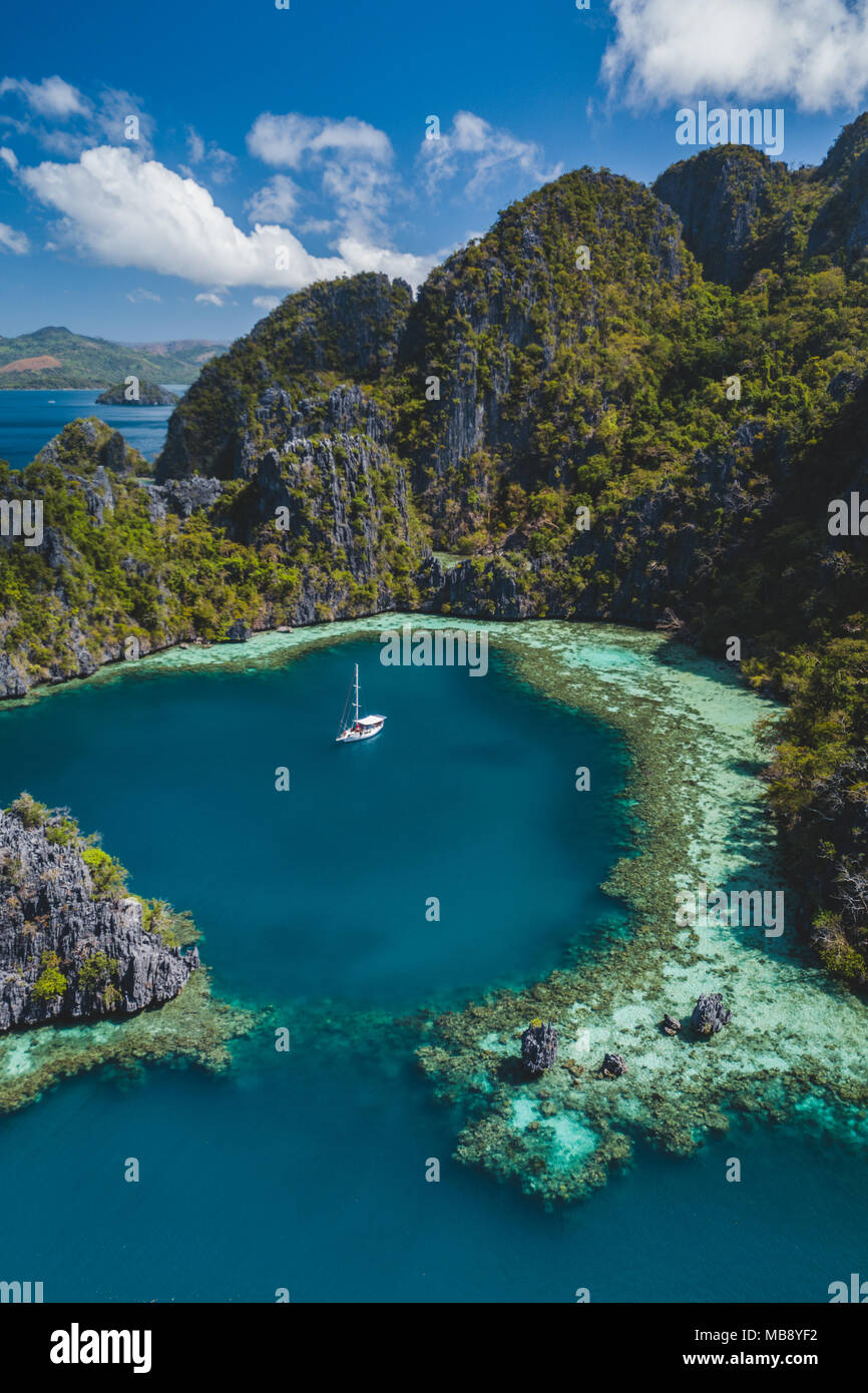 Philippinen: Luftaufnahmen von Coron Bay und die Inseln mit einer Drohne getroffen. Foto: Alessandro Bosio Stockfoto