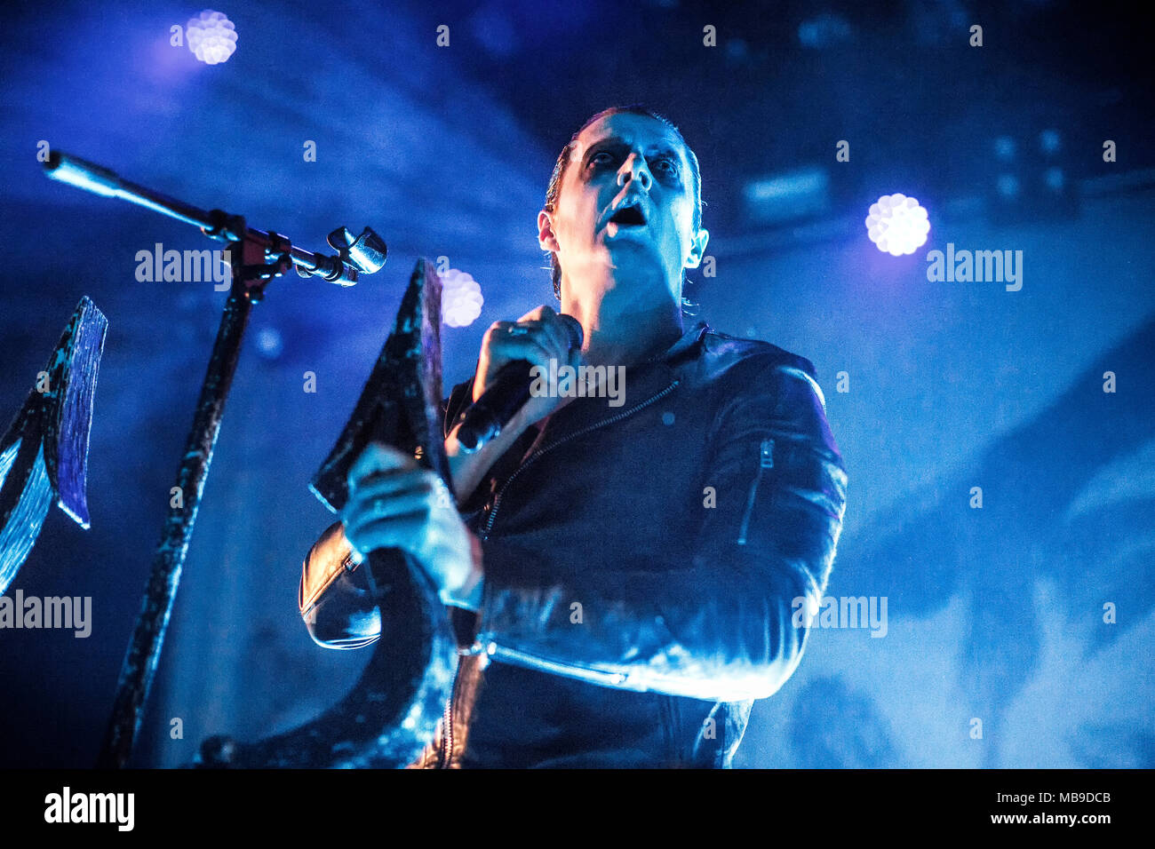 Norwegen, Oslo - 31. März 2018. Der norwegischen Black Metal Band Satyricon führt ein Live Konzert am Rockefeller während der norwegischen Metal Festival Metal Inferno Festival 2018 in Oslo. Hier Sänger Satyr gesehen wird live auf der Bühne. (Foto: Gonzales Foto - Terje Dokken). Stockfoto