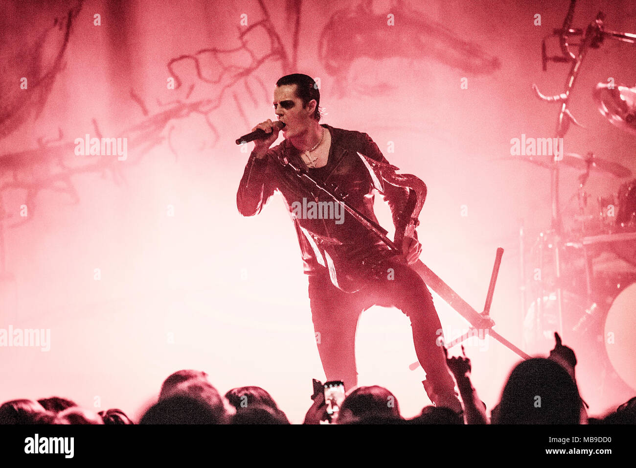 Norwegen, Oslo - 31. März 2018. Der norwegischen Black Metal Band Satyricon führt ein Live Konzert am Rockefeller während der norwegischen Metal Festival Metal Inferno Festival 2018 in Oslo. Hier Sänger Satyr gesehen wird live auf der Bühne. (Foto: Gonzales Foto - Terje Dokken). Stockfoto