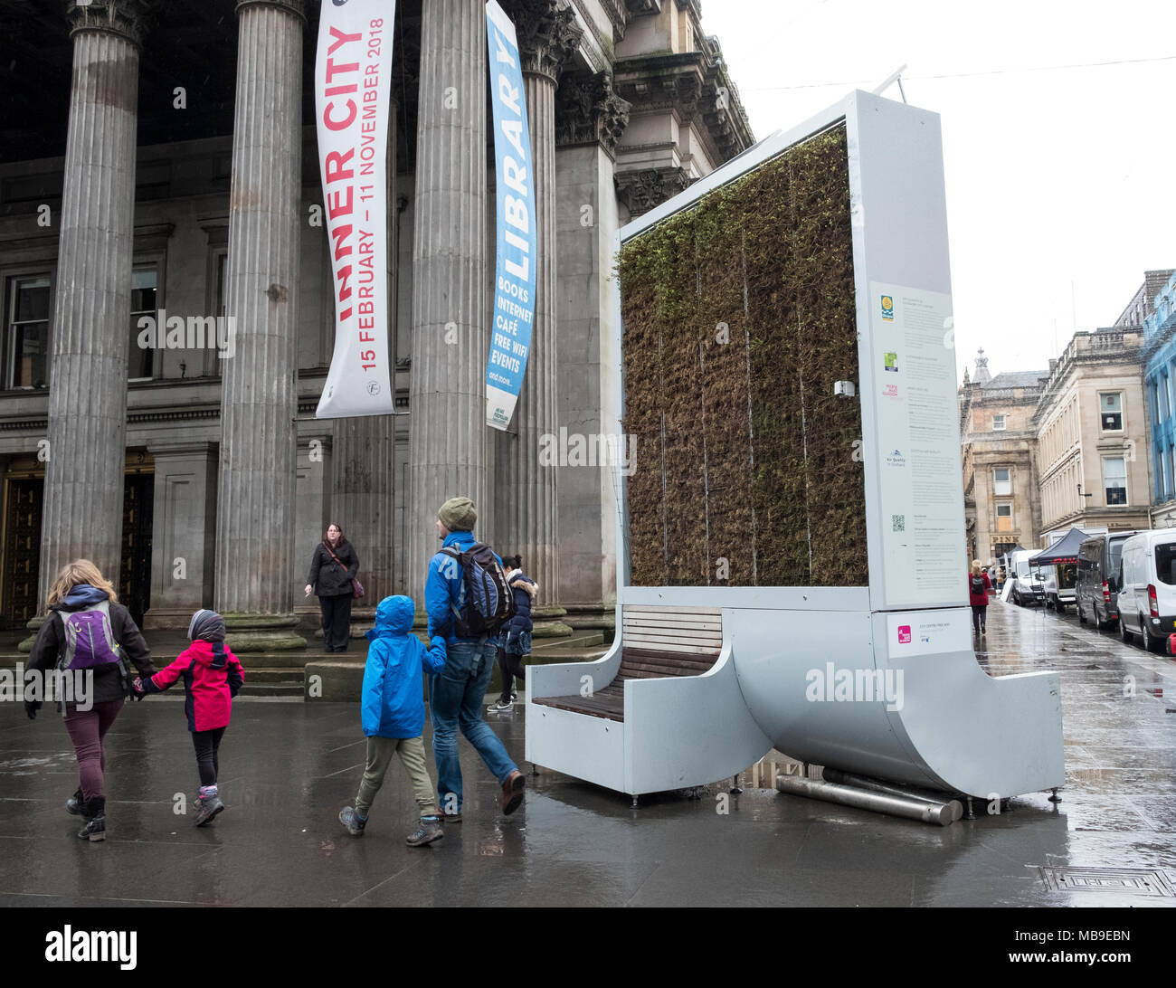 Große outdoor Luft reinigenden Maschine auf der Straße im Zentrum von Glasgow, Schottland, Vereinigtes Königreich Stockfoto