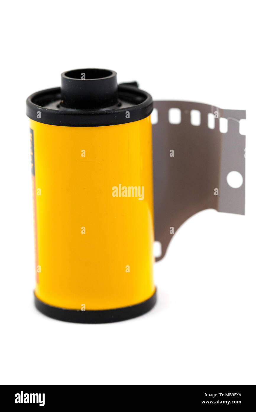 35-mm-Film isoliert weißer Hintergrund abgelaufen Stockfoto