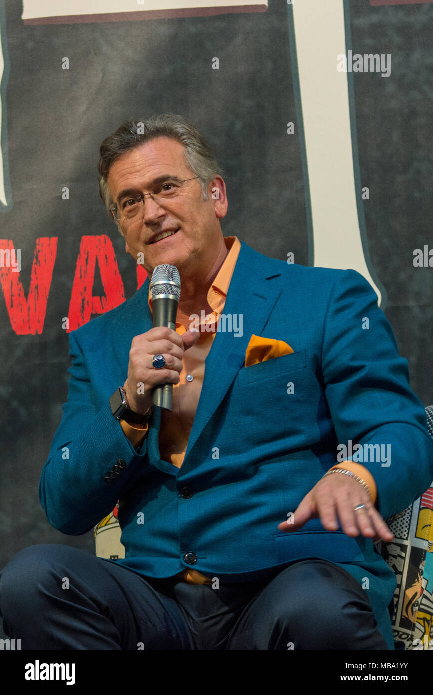 DORTMUND, Deutschland - 8 April: Schauspieler Bruce Campbell (Ash vs Evil Dead, Evil Dead) am Wochenende in der Hölle, einem Zweitägigen (April 7-8 2018) Horror-themed Fan Convention. Quelle: Markus Wissmann/Alamy leben Nachrichten Stockfoto