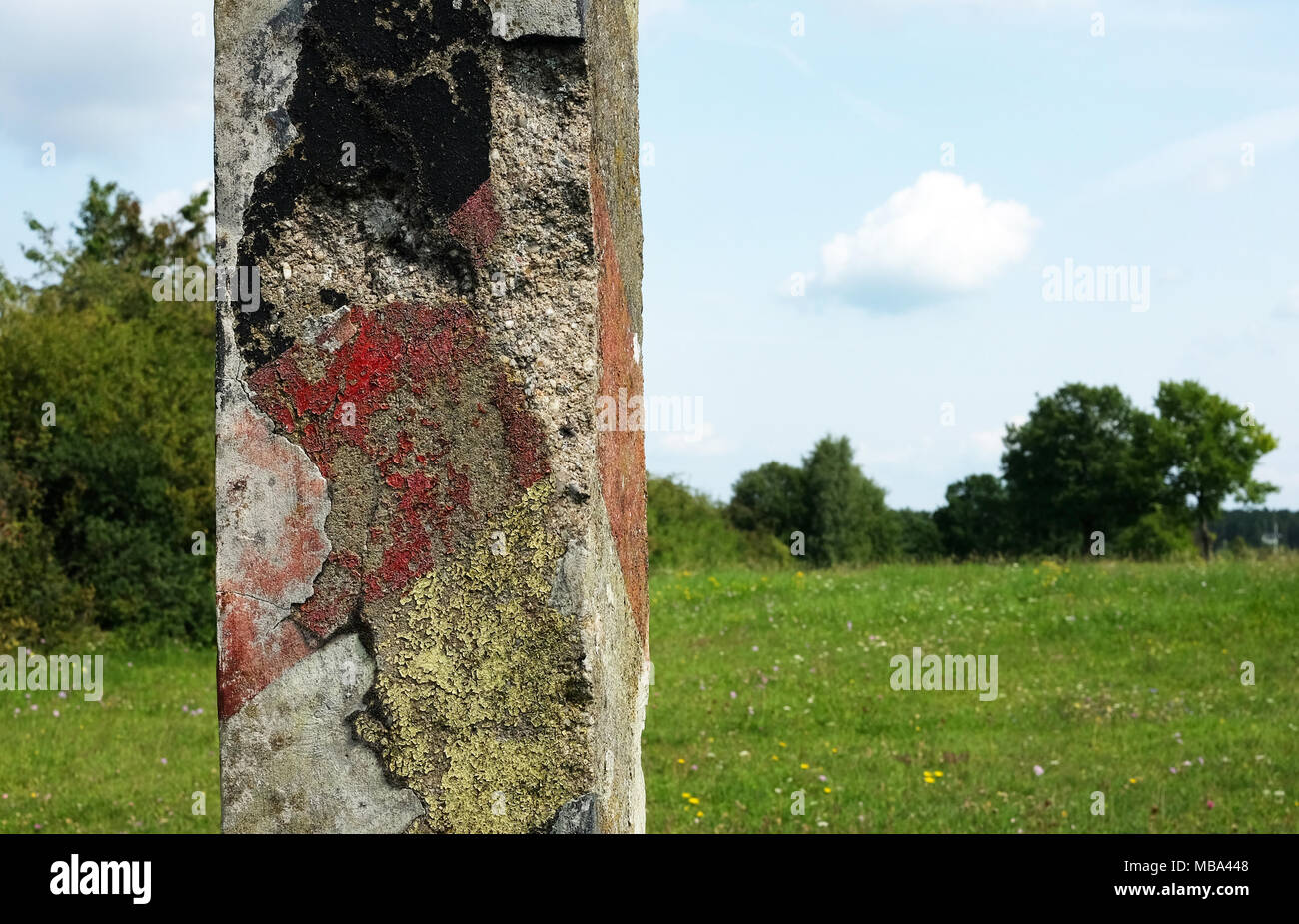 Ein ehemaliger Grenze post in Geisa, Deutschland, an der Grenze zwischen Thüringen und Hessen im "Haus auf der Grenze" (lit.Haus an der Grenze), in der (denen) eine ständige Ausstellung von der Point Alpha Stiftung beschäftigt sich mit der Epoche der Deutschen Teilung und der Grenze zur DDR während des Kalten Krieges, 22.08.2017. Original Grenzanlagen kann hier an der ehemaligen innerdeutschen Grenze angesehen werden. Foto: Jens Kalaene/dpa-Zentralbild/ZB | Verwendung weltweit Stockfoto