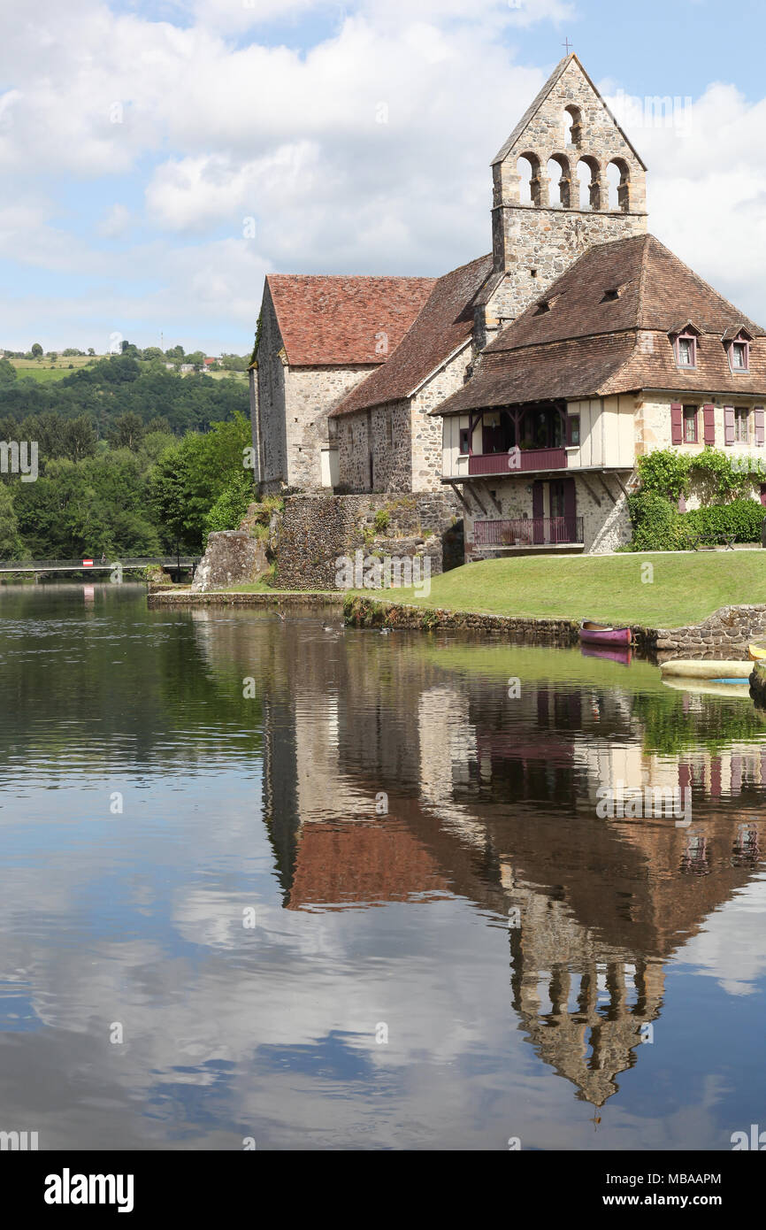 Beaulieu Sur Dordogne und die Kapelle der Büßer an der Dordogne, Frankreich Stockfoto