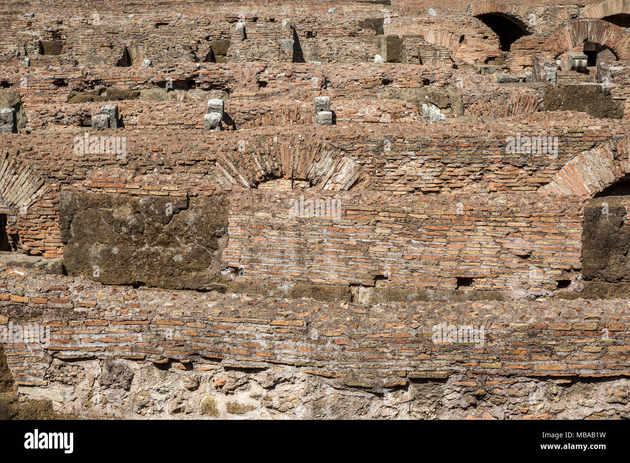 Das Hypogeum oder hypogaeum, U-Bahn, im Kolosseum oder Coliseum, auch als das flavische Amphitheater oder Colosseo bekannt, ist eine ovale Amphi Stockfoto