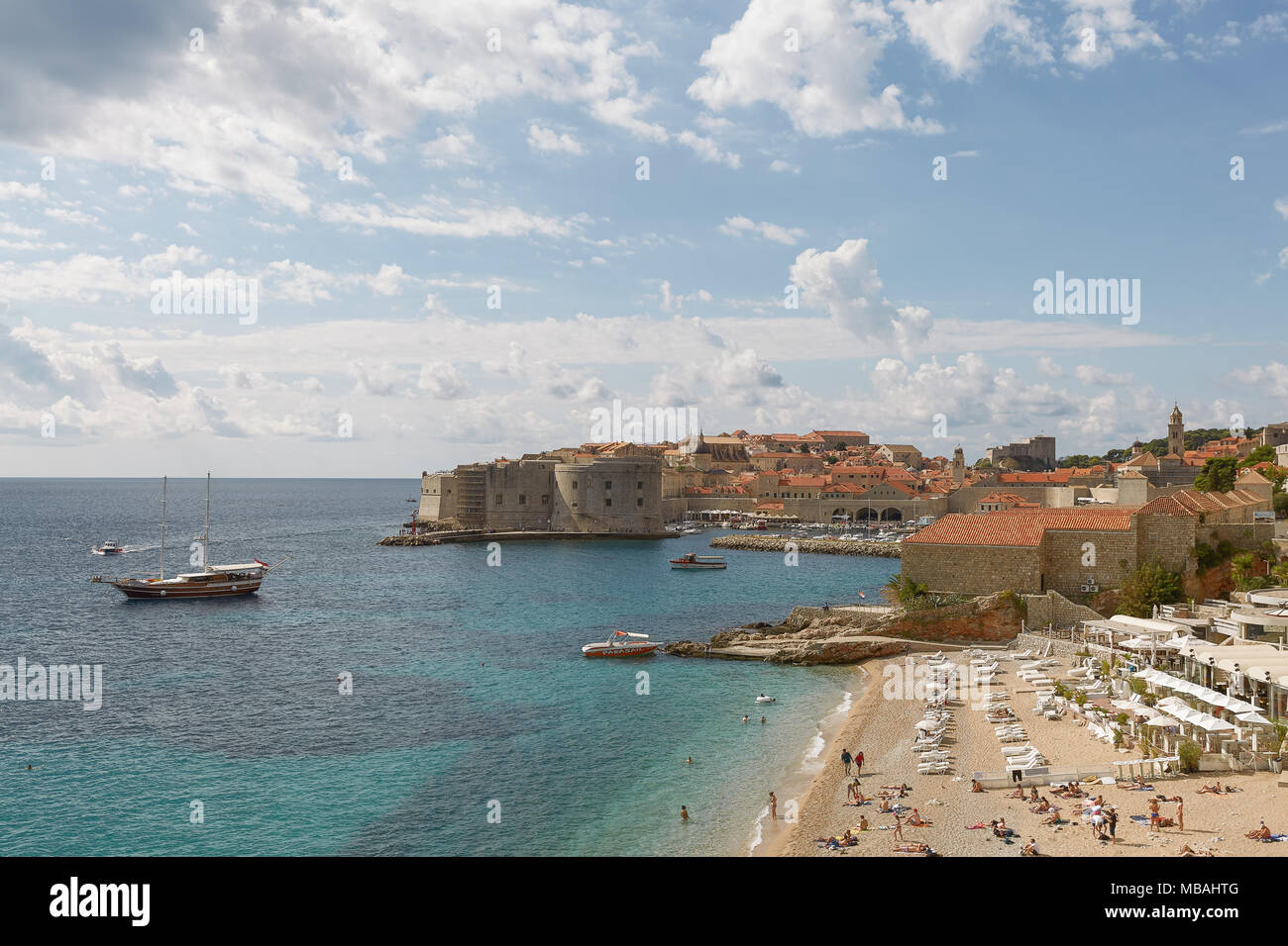 Panoramablick auf die Bucht und die Altstadt von Dubrovnik, Kroatien. Stockfoto