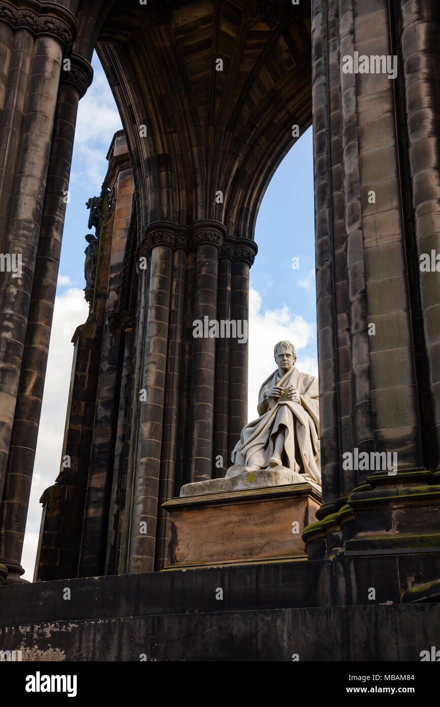 Viktorianische gotische Denkmal zu den schottischen Autor Sir Walter Scott in die Princes Street Gardens, Edinburgh, Schottland, Großbritannien Stockfoto