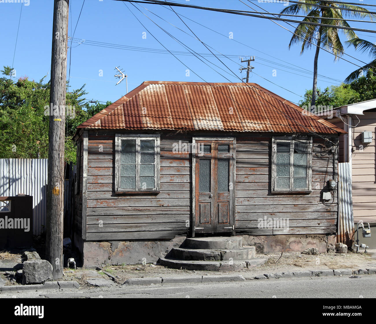 Blechdach Stockfotos & Blechdach Bilder - Alamy