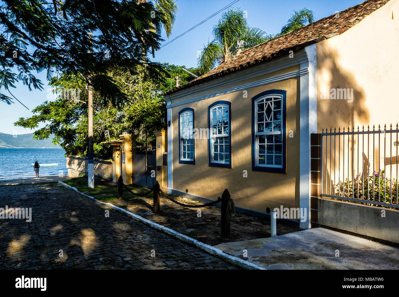 Koloniale Architektur Haus in Enseada Do Brito. Palhoca, Santa Catarina, Brasilien. Stockfoto