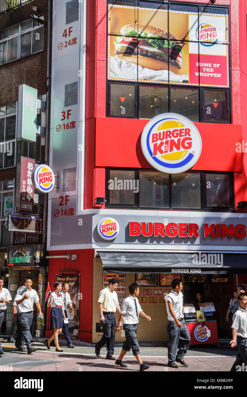 Tokio Japan, Asien, Orient, Shinjuku, Burger King, Franchise, Fast Food, Restaurant Restaurants Essen Essen gehen Café Cafés Bistro, Studenten Ausbildung Stockfoto