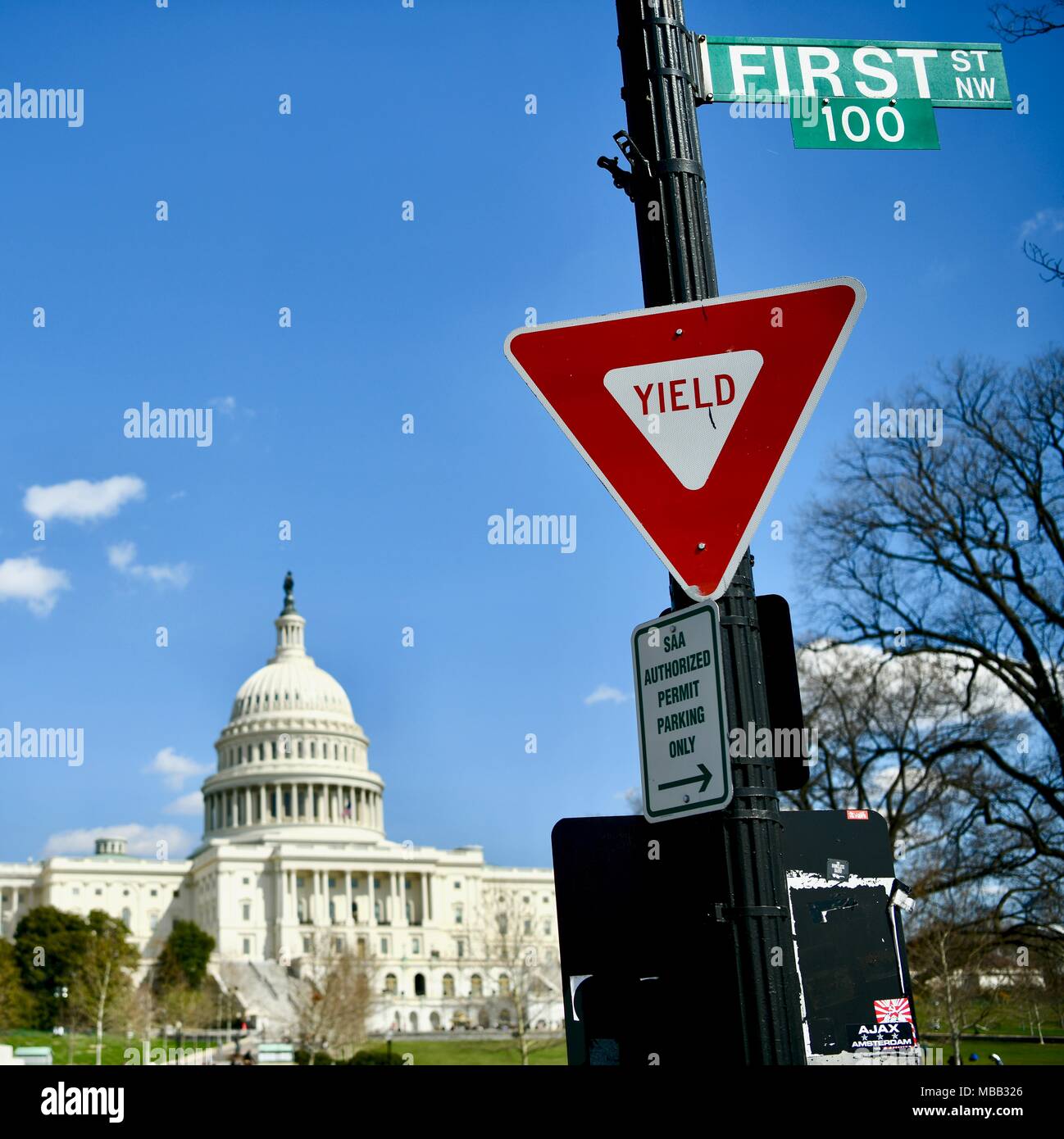 Ertrag Zeichen vor der United States Capitol in Washington DC, USA Stockfoto
