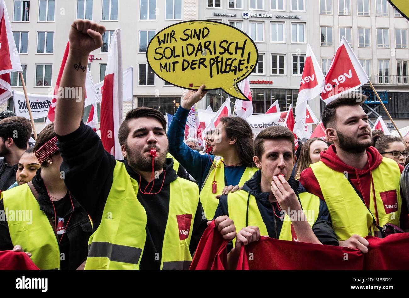 Германия забастовка аэропорта. Профсоюзы германии. Германия забастовка профсоюзов. Профсоюзы германии. Забастовки в европе.