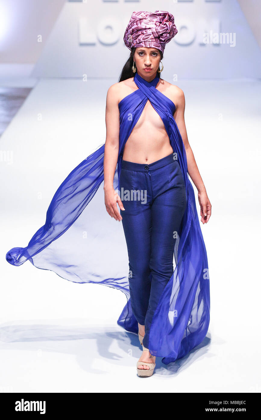 London, UK, August 2014, designer Adama Paris präsentiert ihre neue Kollektion in Afrika Fashion Week London 2014. Mariusz Goslicki/Alamy Stockfoto