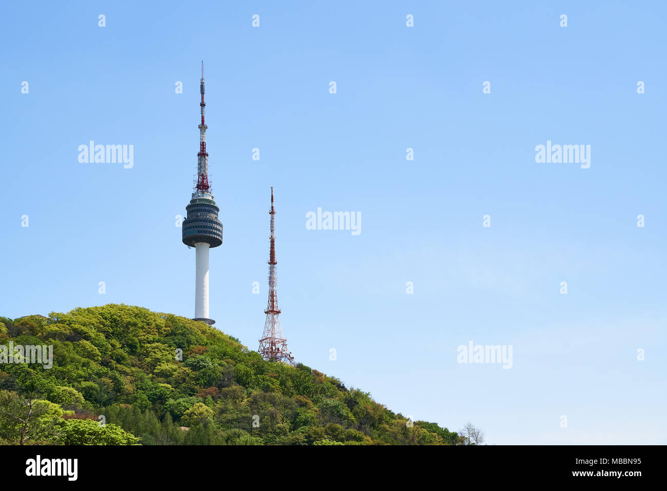 Seoul, Südkorea - 26. April 2017: N Seoul Tower. Der offizielle Name ist YTN Seoul Tower und allgemein als Namsan tower bekannt. Es ist eine Mitteilung und obser Stockfoto