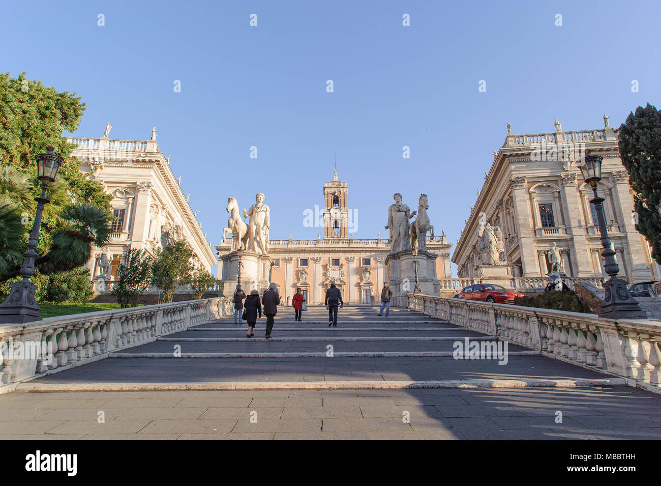 Rom, Italien, 27. JANUAR 2010: cordonata ist eine abschüssige Straße in Rom, Italien. Es führt zur Piazza del Campidoglio. Stockfoto