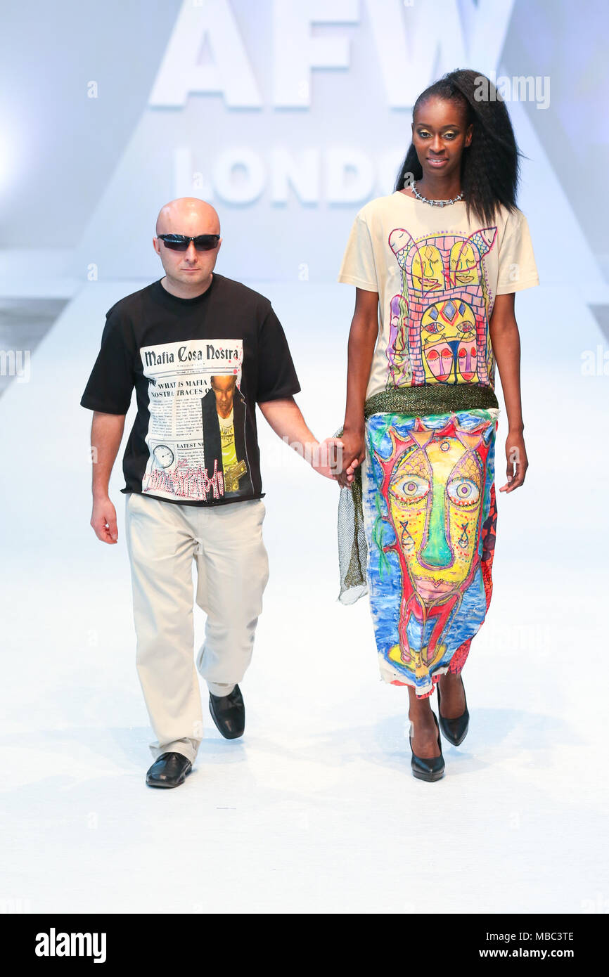 London, UK, 9. August 2014, designer Erwin Michalec präsentiert seine neue Kollektion an Afrika Fashion Week London 2014. Mariusz Goslicki/Alamy Stockfoto