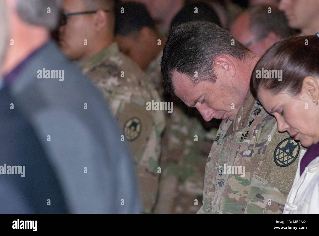Die Nord-carolina Army National Guard führte eine Bereitstellung Zeremonie für 878Th 130 Manöver der Erweiterung Feuerwehr Ingenieur Unternehmen Februar 17, 2018 am King's Mountain High School, King's Mountain, N.C.. Stockfoto