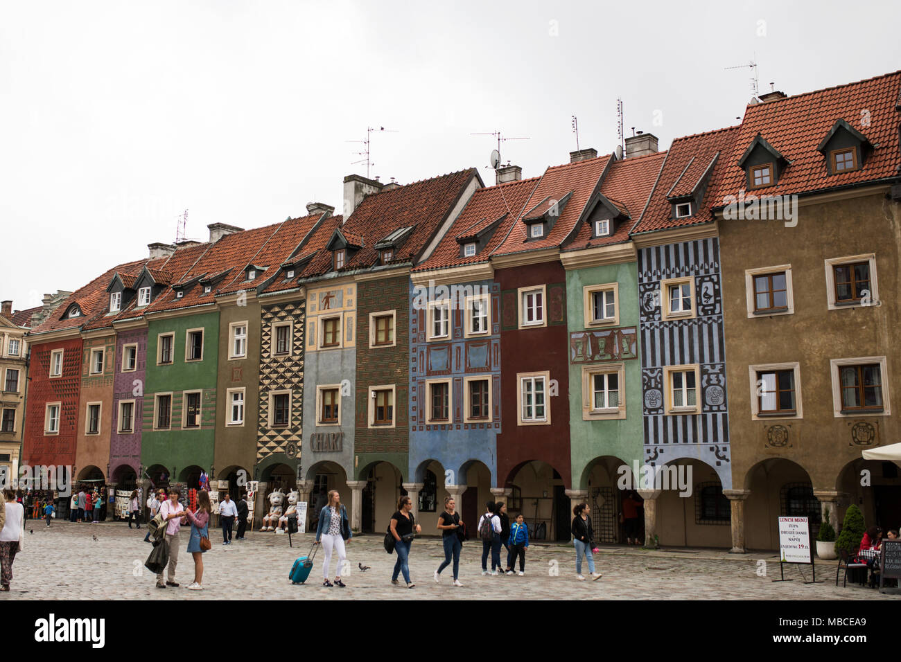 Sechzehnten jahrhundert Kaufleute Häuser (domki budnicze) im Alten Markt (Stary Rynek) von Poznan, Polen. Stockfoto