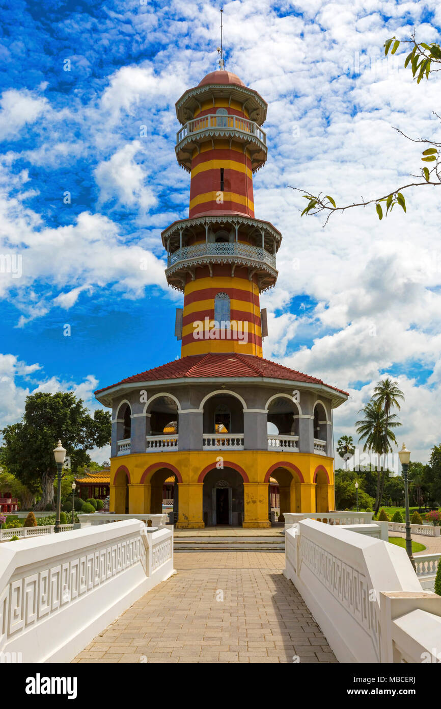 Aussichtsturm am Bang Pa-In Palast, den Sommerpalast, Ayuttaya, Thailand Stockfoto