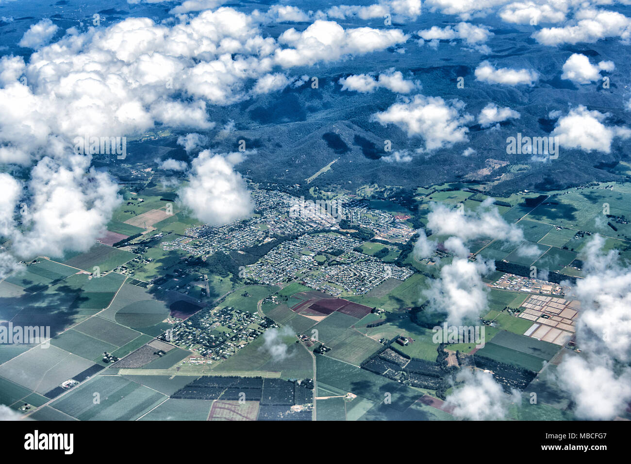 Luftaufnahme von einer ländlichen Stadt entlang der Ostküste von Australien Stockfoto
