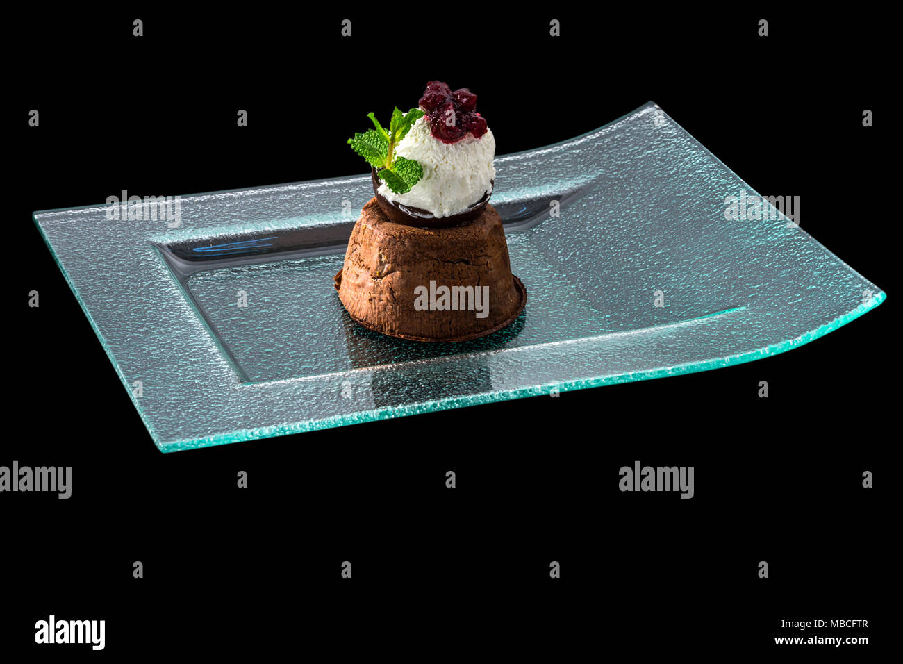 Eis und geburtstagstorte -Fotos und -Bildmaterial in hoher Auflösung ...