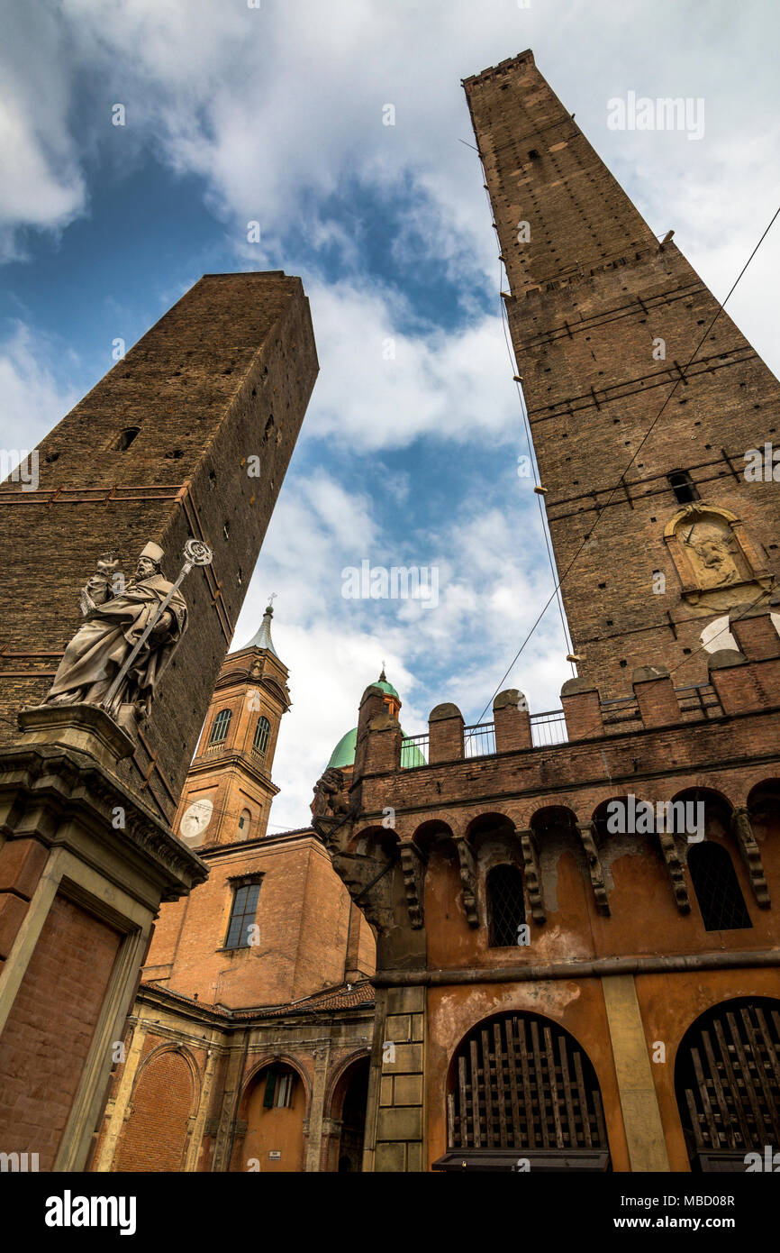 Die beiden Türme von Bologna in Norditalien Stockfoto